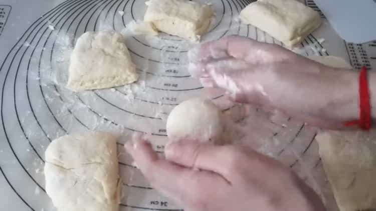 Former une boule pour faire des petits pains au fromage blanc