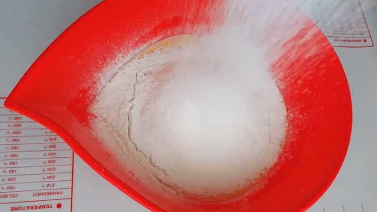 Cooking buns hearts with sugar