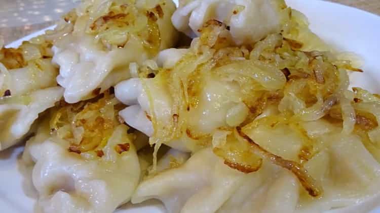 Dumplings with potatoes and sauerkraut according to a step by step recipe with photo