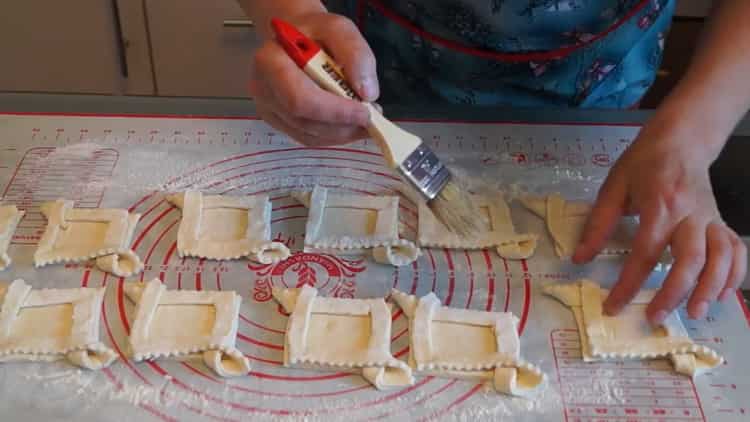 Pour la cuisson des gâteaux au fromage, graisser la pâte avec un oeuf