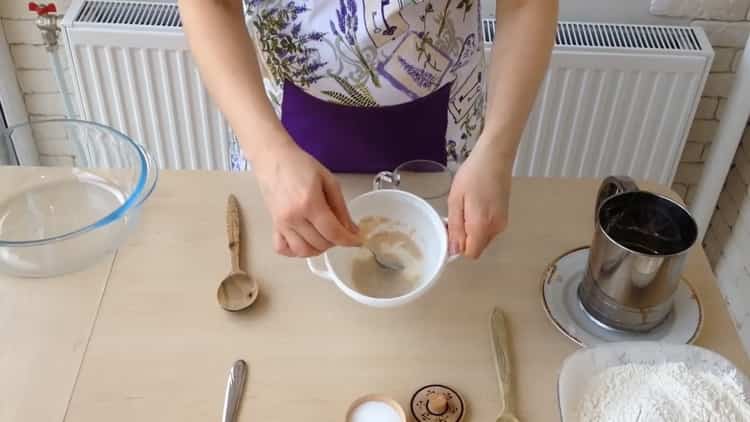 To cook a cheesecake with cottage cheese, prepare a dough