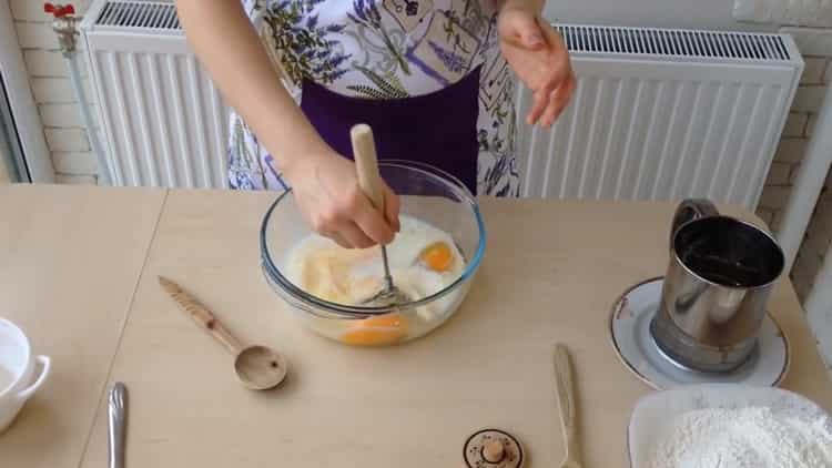 Pour faire des gâteaux au fromage avec du fromage cottage, mélanger les ingrédients