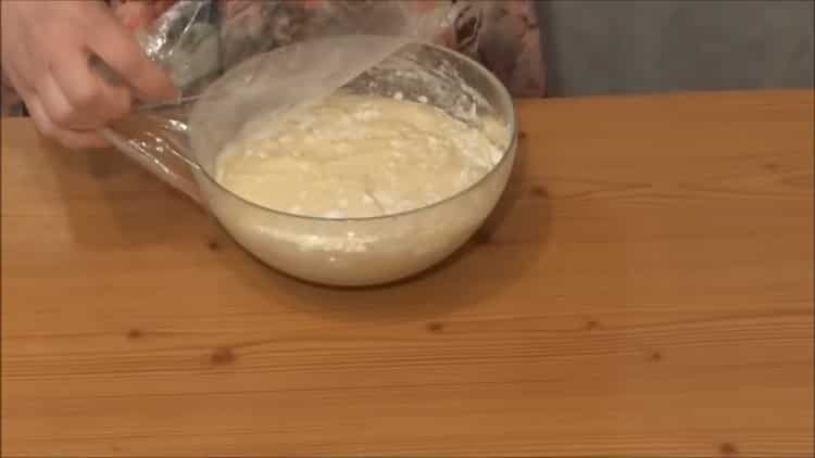 To make cheesecakes in the oven, prepare the dough
