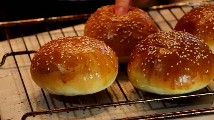burger buns cooked according to a simple recipe