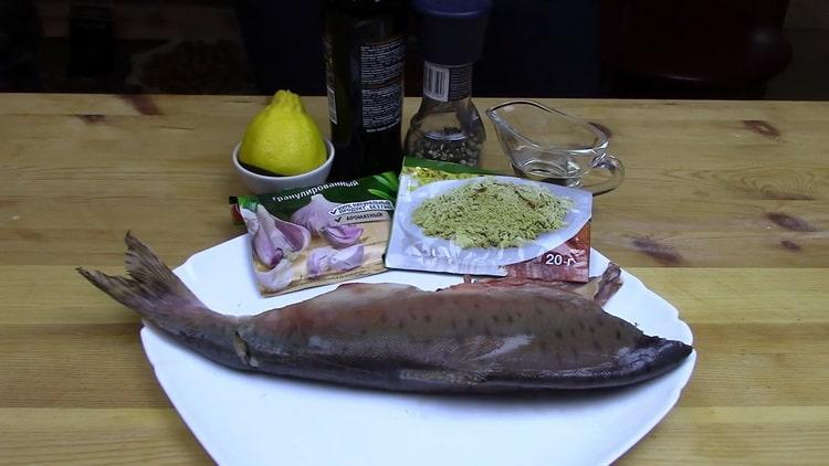 Para cocinar salmón rosado entero en el horno, prepare los ingredientes.
