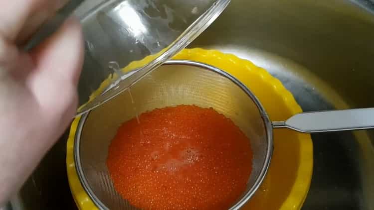 Comment saler le caviar de truite: une recette pas à pas avec des photos