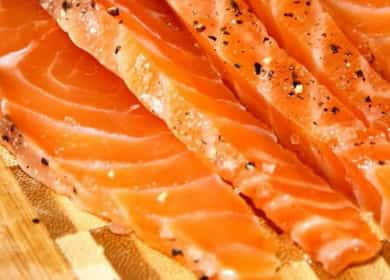 How to salt salmon at home