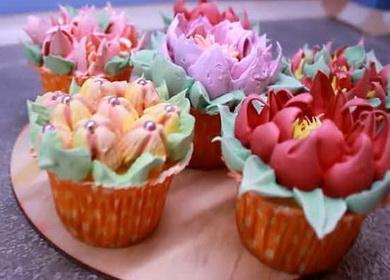 A simple recipe for cupcakes and options for decorating with wet meringue cream