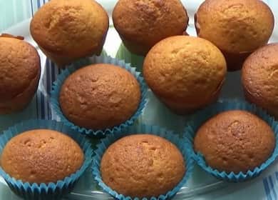 Yogurt muffins according to a step by step recipe with photos