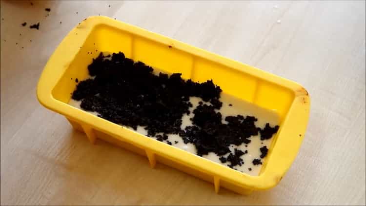 Pour faire un petit gâteau au lait, préparez un moule