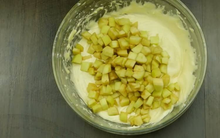 To make a cupcake with apples, cut apples