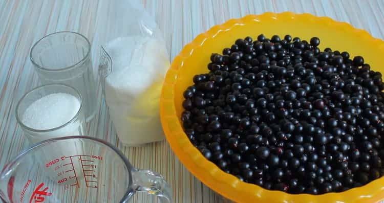 To make blackcurrant compote, prepare the ingredients