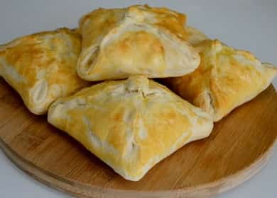 Envelopes from puff pastry stuffed with a step by step recipe with photo