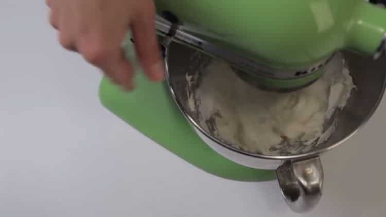Fromage à la crème pour les petits gâteaux selon une recette étape par étape avec photo