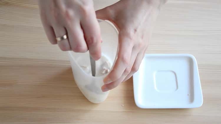 Cooking Easter cake in a bread machine