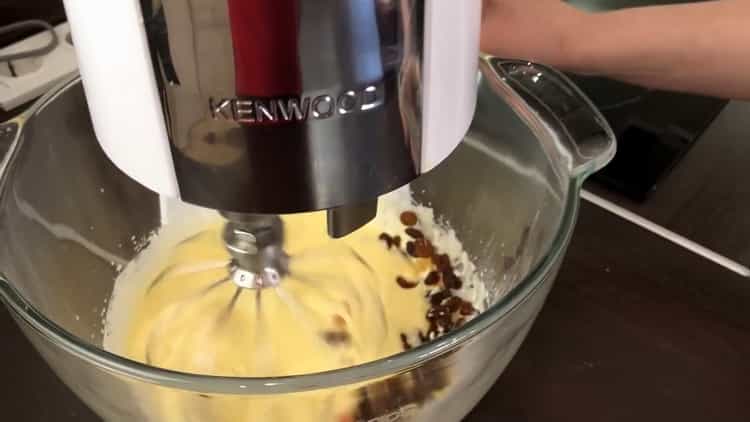 To make a cake in a slow cooker, add dried fruit