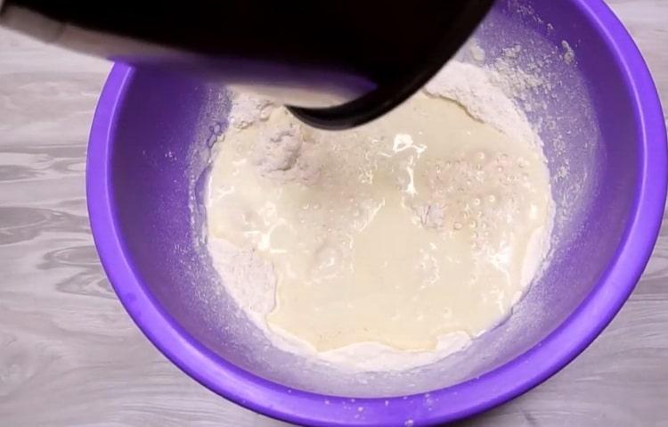 To make cheese cakes in the oven, add liquid mngredients