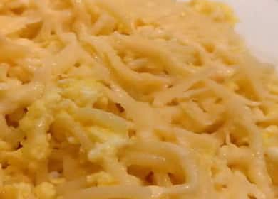 Pasta with egg and cheese - very tasty, quick and easy 🍝