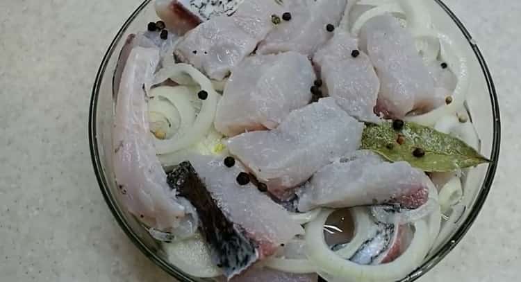 To prepare pickled silver carp prepare spices