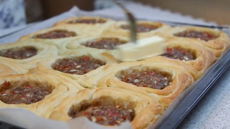 Pies with meat from puff pastry: a step by step recipe with photos