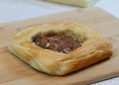 How to learn how to cook delicious puff pastry meat pies