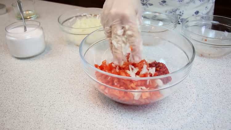 To make pies with meat from puff pastry, cut the filling