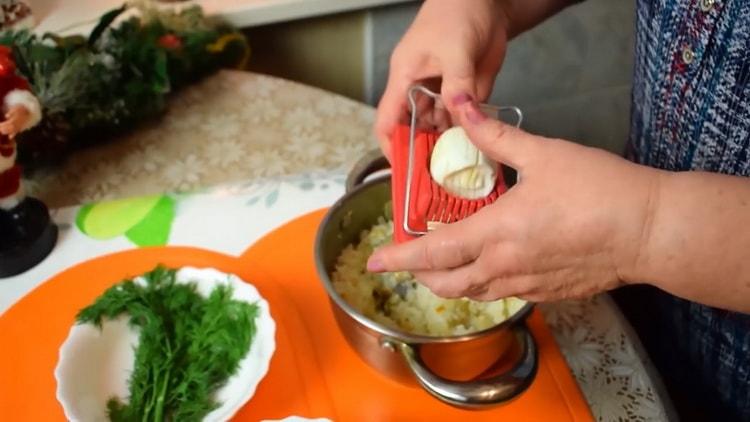 Boil eggs to make rice pies