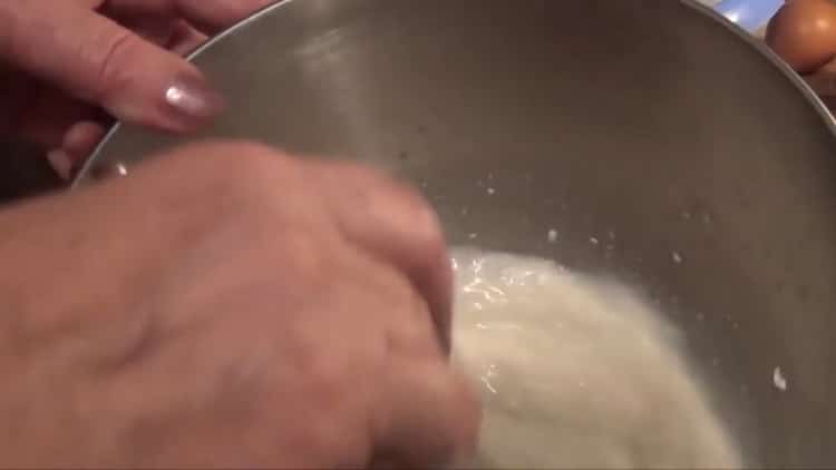 To prepare cakes with cottage cheese, prepare the ingredients