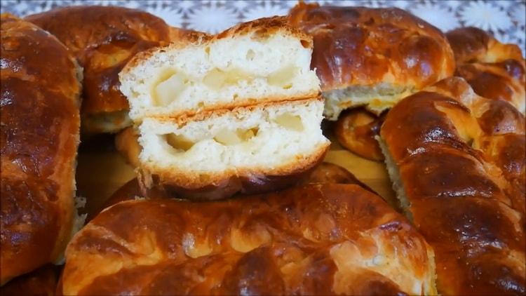 pâtisseries au four avec des pommes