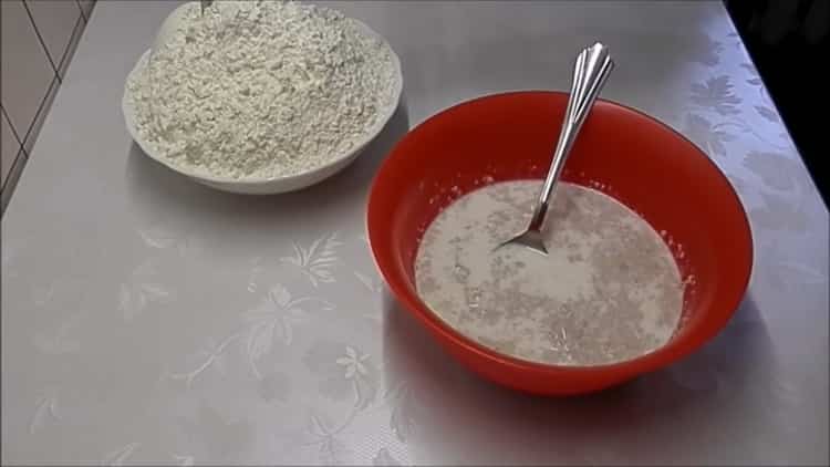 Para hacer bollos de azúcar, prepare los ingredientes.