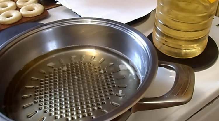 Pour faire cuire des beignets, faites frire le mélange à gâteau