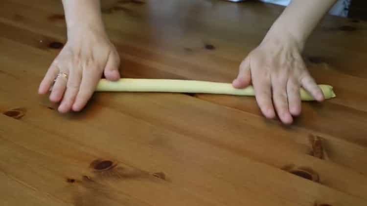 To make donuts on condensed milk, roll a tourniquet