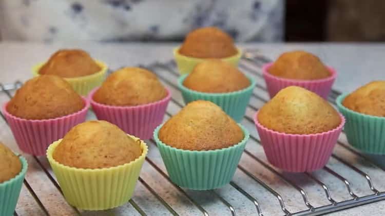 To make a simple muffin, preheat the oven