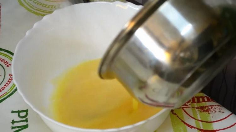 Combinez les ingrédients pour faire une magnifique pâte à levure