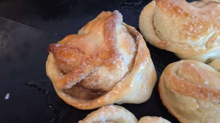 Petits pains au sucre au four: une recette pas à pas avec des photos