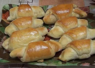 Bagels with jam and raisins - tender, airy, soft and tasty