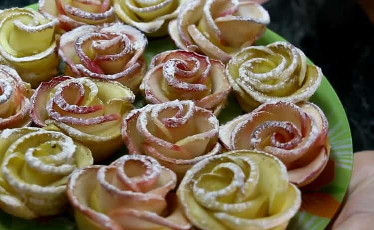 Essayez de faire des roses en pâte feuilletée avec des pommes