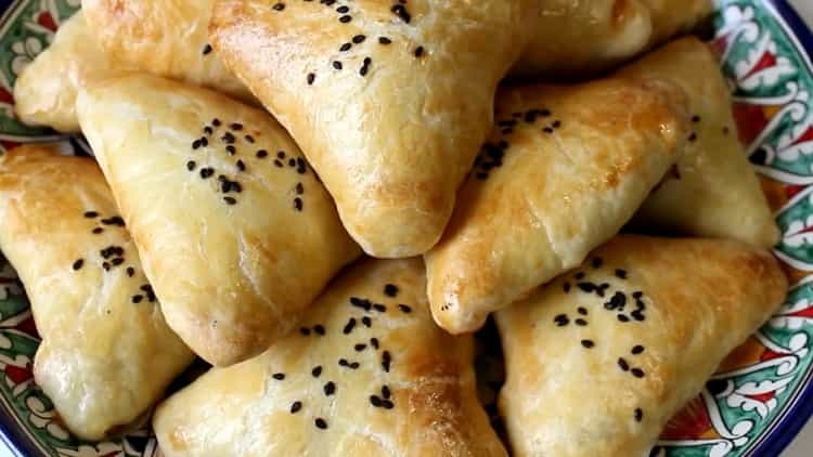 puff pastry samsa with chicken is ready