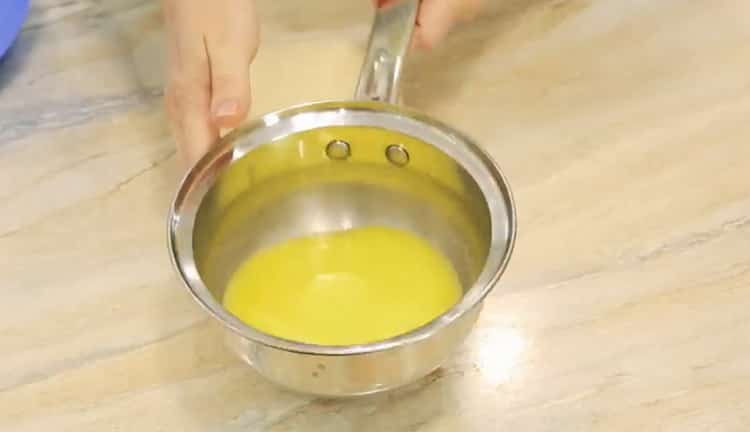 Pour faire la samsa, faites fondre le beurre
