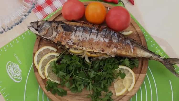 Tender and juicy mackerel on the grill - tastier than kebab