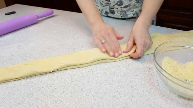 To make puff pastries, put the filling on the dough