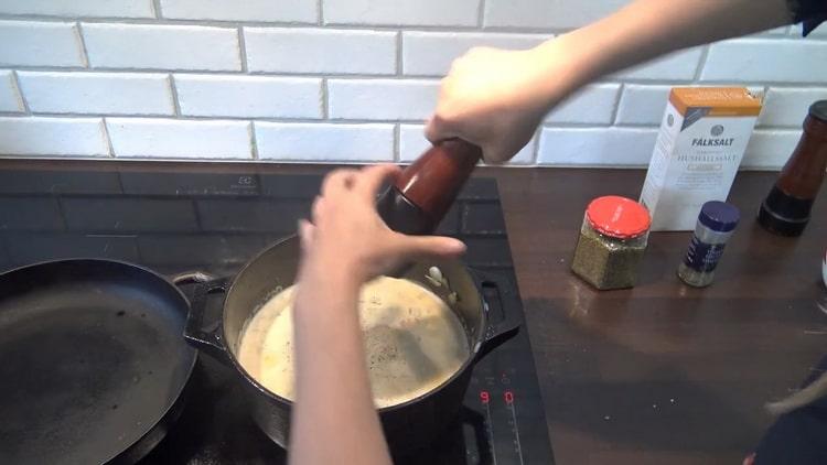 Ajouter du poivre pour faire une soupe de morue