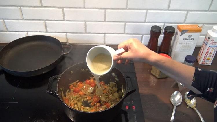 Ajoutez tous les ingrédients pour faire une soupe de morue