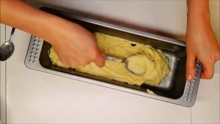 Pour préparer un gâteau à la banane, préparez un formulaire