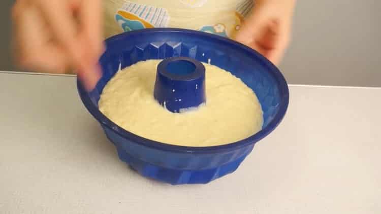 Pour faire un gâteau au lait, préparez un moule