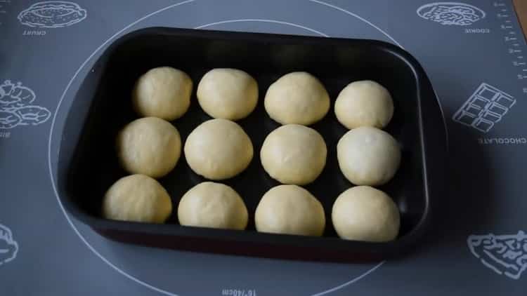 How to learn how to cook delicious pastry for buns in the oven