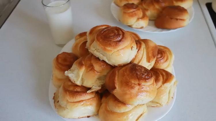 How to learn how to make delicious pastry for buns with dry yeast
