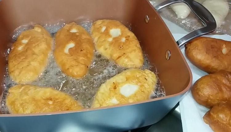 Kako naučiti kako kuhati ukusno tijesto za pite od krumpira