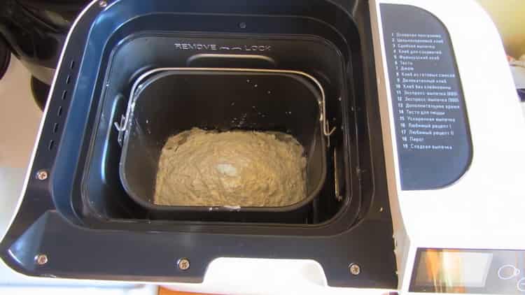 Pour faire de la pâte pour pâtisseries chez un boulanger, allumer la machine à pain