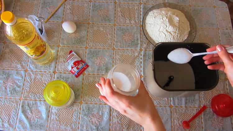Pour préparer la pâtisserie pour les tartes chez le boulanger, préparez les ingrédients